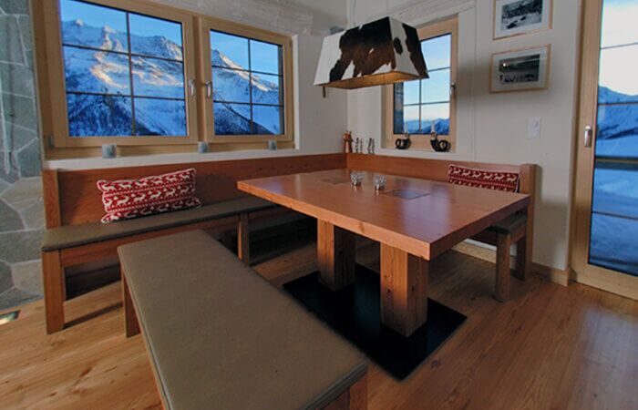 Eine Sitzecke und mehr – Innenausbau aus dem Tischler&shy;meister&shy;betrieb Korfmacher, Düsseldorf.